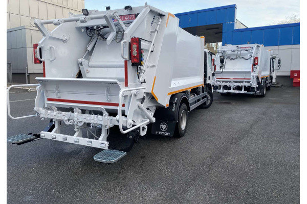 U-TRUCK розпочинає новий 2025 рік із відвантаження чергової партії сміттєвозів!